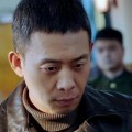 迎风尿尿手揣兜
